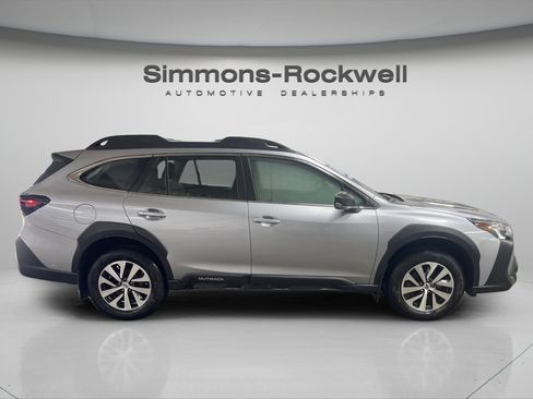 Used 2024 Subaru Outback AWD/4WD image 6