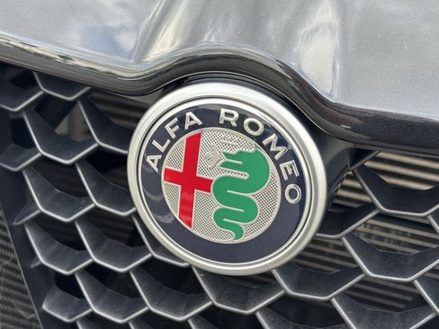 Used 2023 Alfa Romeo Stelvio Estrema AWD/4WD image 12