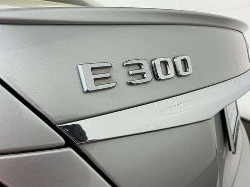 Used 2017 Mercedes-Benz E 300 image 31