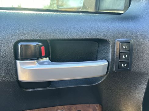 Used 2012 Toyota Tundra Limited image 10