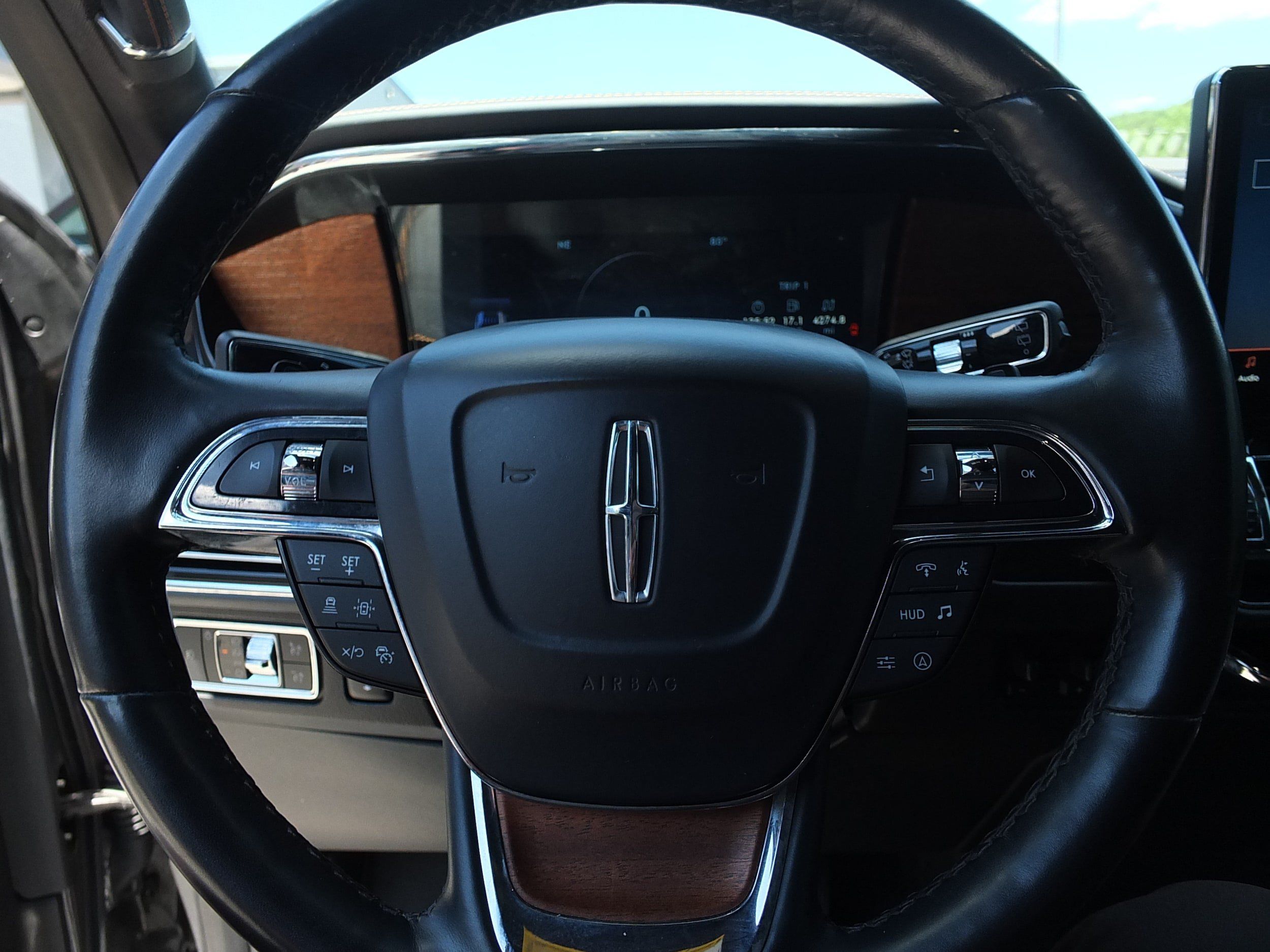 Used 2022 Lincoln Navigator L Black Label AWD/4WD image 24