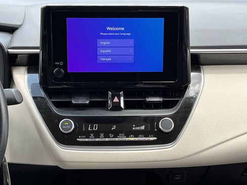 Used 2025 Toyota Corolla LE FWD image 15