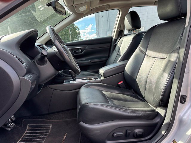 Used 2017 Nissan Altima 2.5 SL w/ 2.5 Technology Package FWD image 13