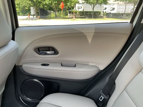 Used 2016 Honda HR-V EX-L image 17