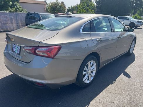 Used 2022 Chevrolet Malibu LT FWD image 4