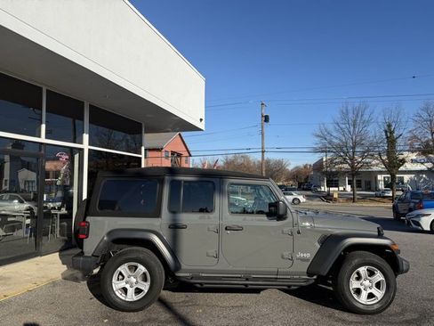 Used 2019 Jeep Wrangler Unlimited Sport S image 28