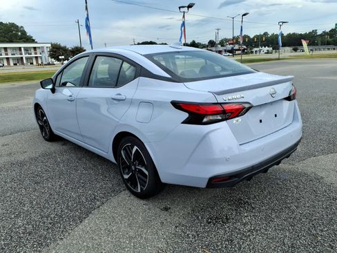 Used 2024 Nissan Versa SR FWD image 3