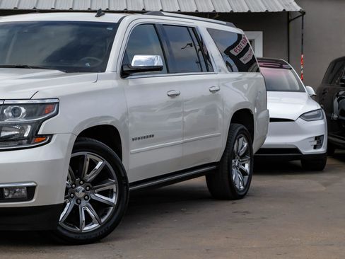 Used 2015 Chevrolet Suburban LTZ image 7