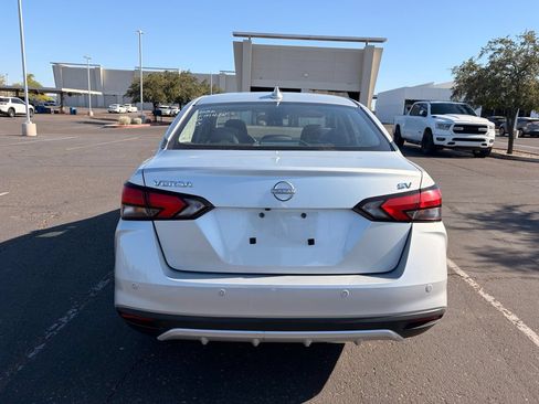 Used 2024 Nissan Versa SV FWD image 7