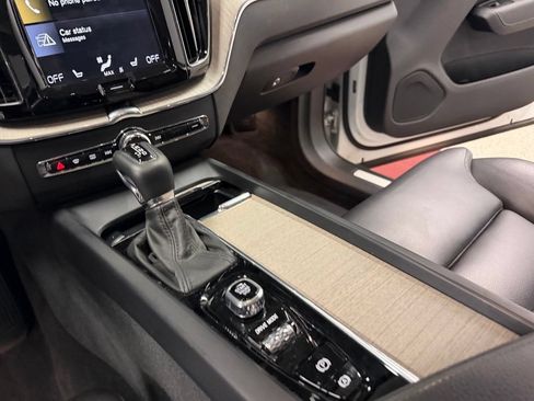 Used 2020 Volvo XC60 T5 Inscription w/ Protection Package Premier AWD/4WD image 33