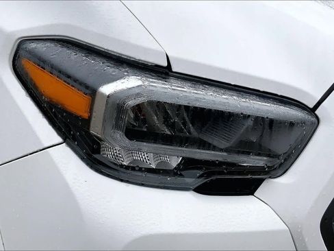 Used 2023 Toyota Tacoma TRD Sport image 27