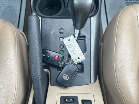 Used 2009 Toyota RAV4 Limited AWD/4WD image 27