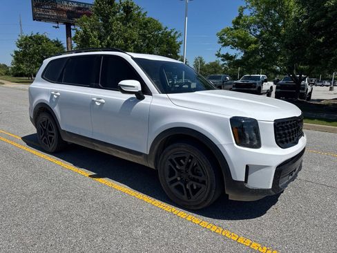 Used 2025 Kia Telluride EX X-Line AWD/4WD image 3