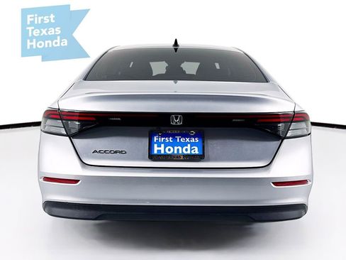 Certified 2025 Honda Accord SE image 6