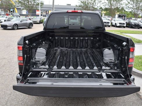 Used 2025 Nissan Frontier SV image 8