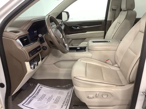 Used 2022 GMC Yukon XL Denali AWD/4WD image 12