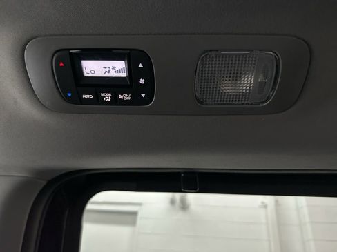 Used 2024 Honda Odyssey Touring image 37