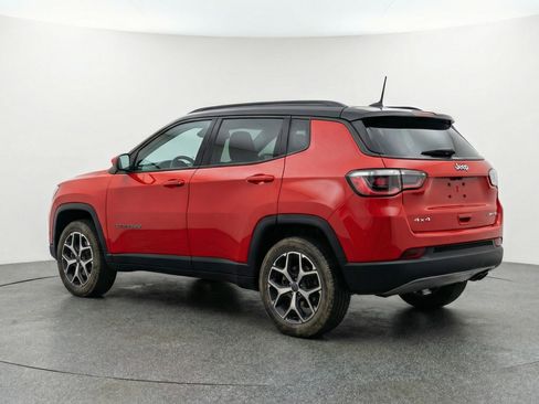 Used 2025 Jeep Compass Limited image 6