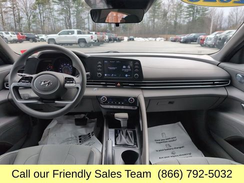 Used 2023 Hyundai Elantra SEL FWD image 14