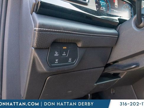 Used 2025 Volkswagen Atlas SE AWD/4WD image 16