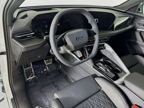 New 2025 Audi SQ5 Premium Plus image 9