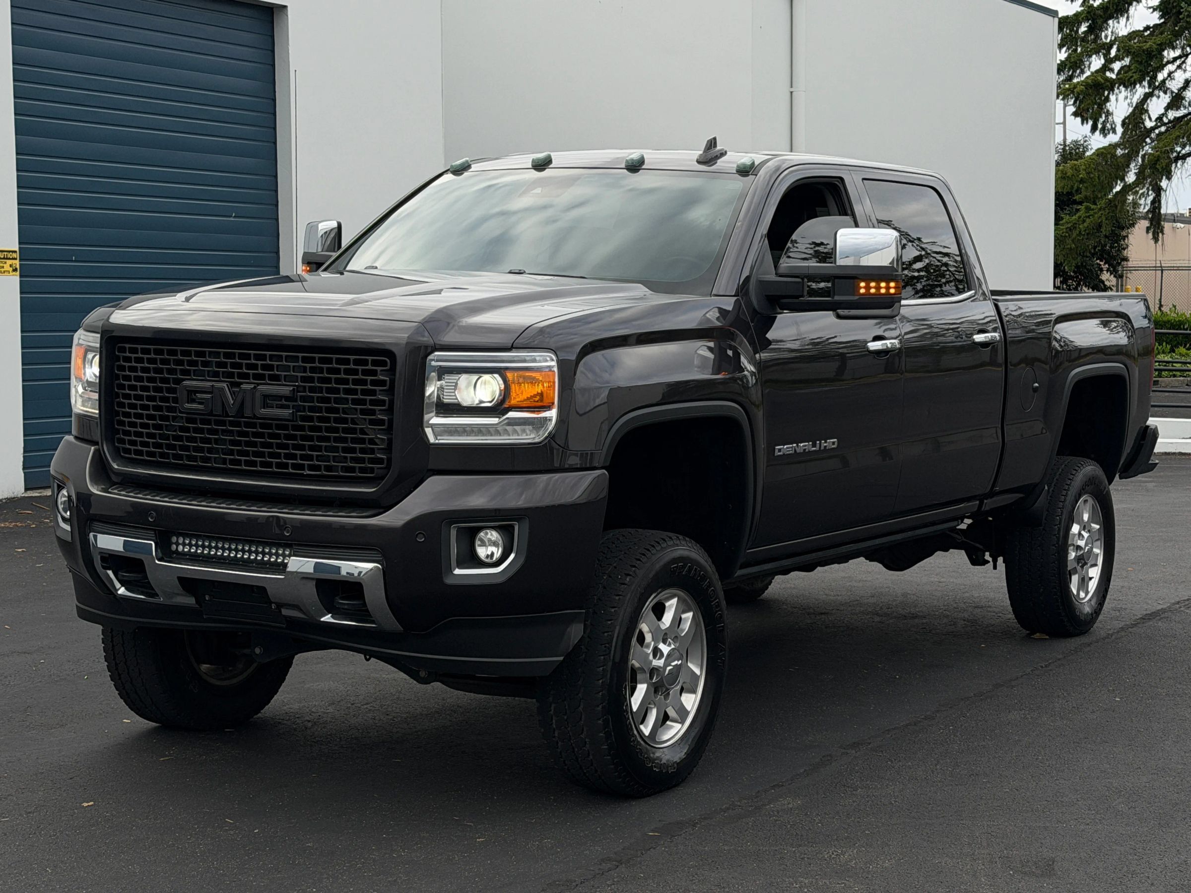 Used 2016 GMC Sierra 2500 Denali w/ Driver Alert Package AWD/4WD image 1