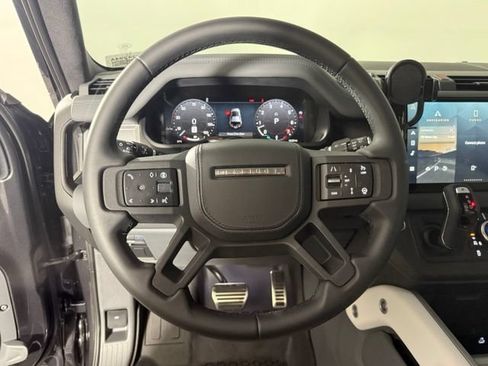 Used 2025 Land Rover Defender 110 X AWD/4WD image 17