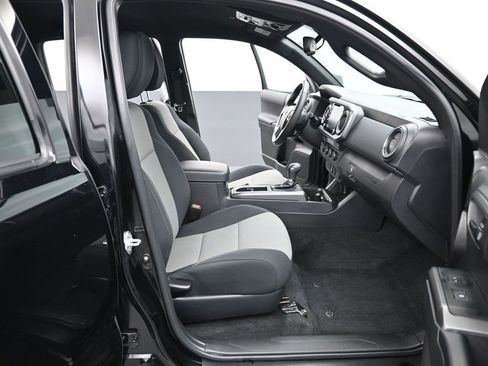 Used 2023 Toyota Tacoma TRD Off-Road image 31