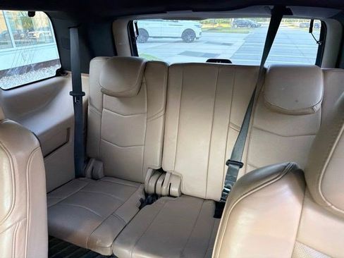 Used 2020 Cadillac Escalade Platinum AWD/4WD image 22