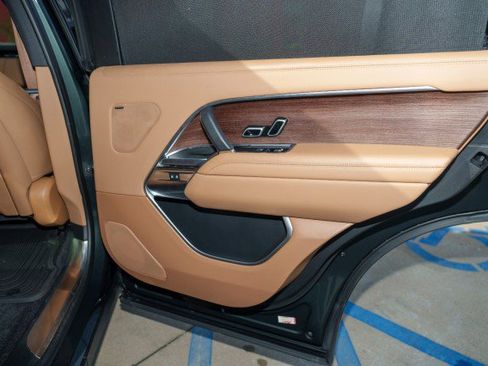 Used 2023 Land Rover Range Rover Long Wheelbase SE image 21