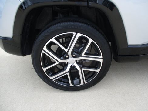 Used 2024 Jeep Compass Limited w/ Elite Group AWD/4WD image 13