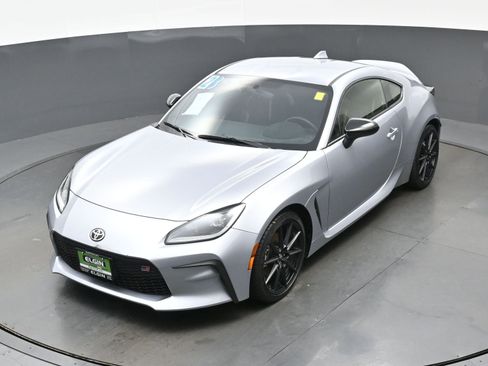 Used 2023 Toyota GR86 Premium w/ ALL Weather Mat Package (TMS) image 34