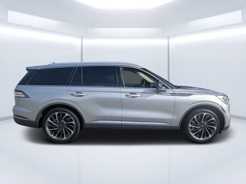 Used 2021 Lincoln Aviator Reserve w/ Equipment Group 202A AWD/4WD image 2