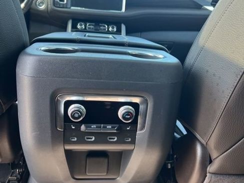 Used 2023 GMC Yukon Denali w/ Denali Reserve Package image 12