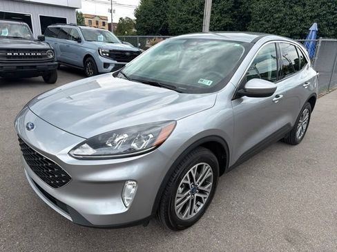 Used 2022 Ford Escape SEL w/ Technology Package AWD/4WD image 2