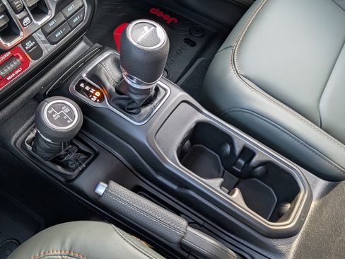 New 2026 Jeep Gladiator Mojave AWD/4WD image 17