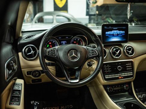 Used 2020 Mercedes-Benz GLA 250 4MATIC image 17