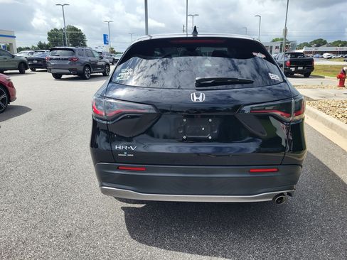 Used 2023 Honda HR-V Sport image 5
