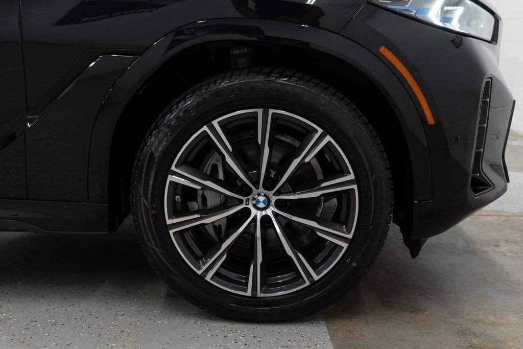 Used 2025 BMW X6 xDrive40i w/ Climate Comfort Package AWD/4WD image 44
