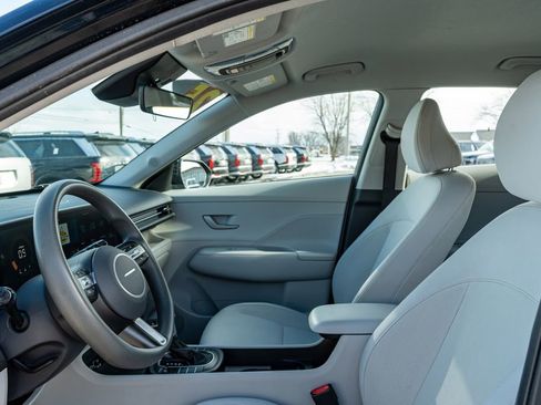 Certified 2025 Hyundai Kona SE image 22