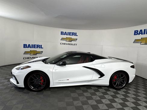 Used 2023 Chevrolet Corvette Stingray Premium Conv image 2