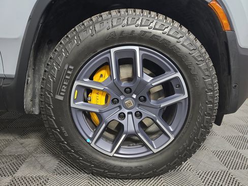 Used 2023 Rivian R1T Adventure AWD/4WD image 11