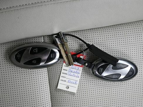 Used 2024 Hyundai Santa Fe Limited image 32