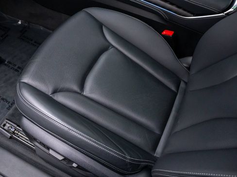 Used 2022 Audi Q8 Prestige w/ Prestige Package AWD/4WD image 14