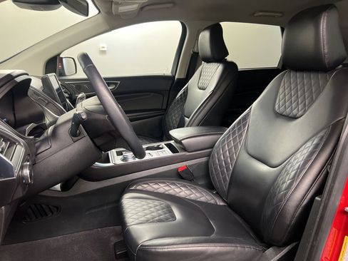 Used 2024 Ford Edge Titanium image 26