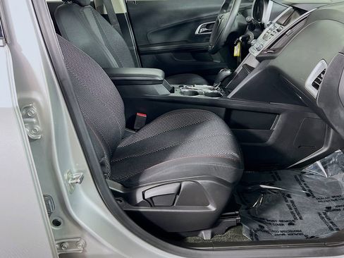 Used 2017 Chevrolet Equinox LS FWD image 32