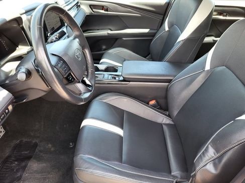 Used 2025 Toyota Camry SE FWD image 12