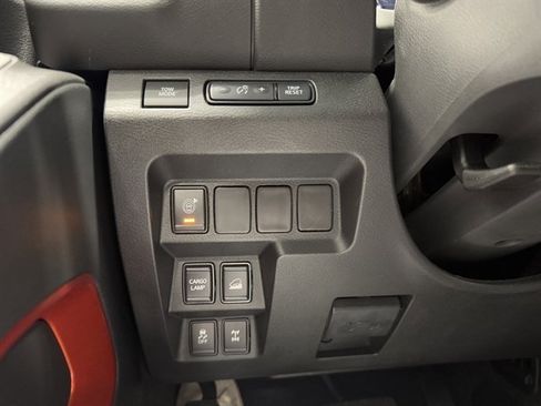 Used 2025 Nissan Frontier PRO-4X image 34