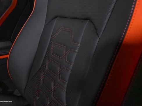 Used 2025 Lamborghini Urus SE image 36