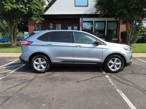 Used 2020 Ford Edge SE FWD image 9